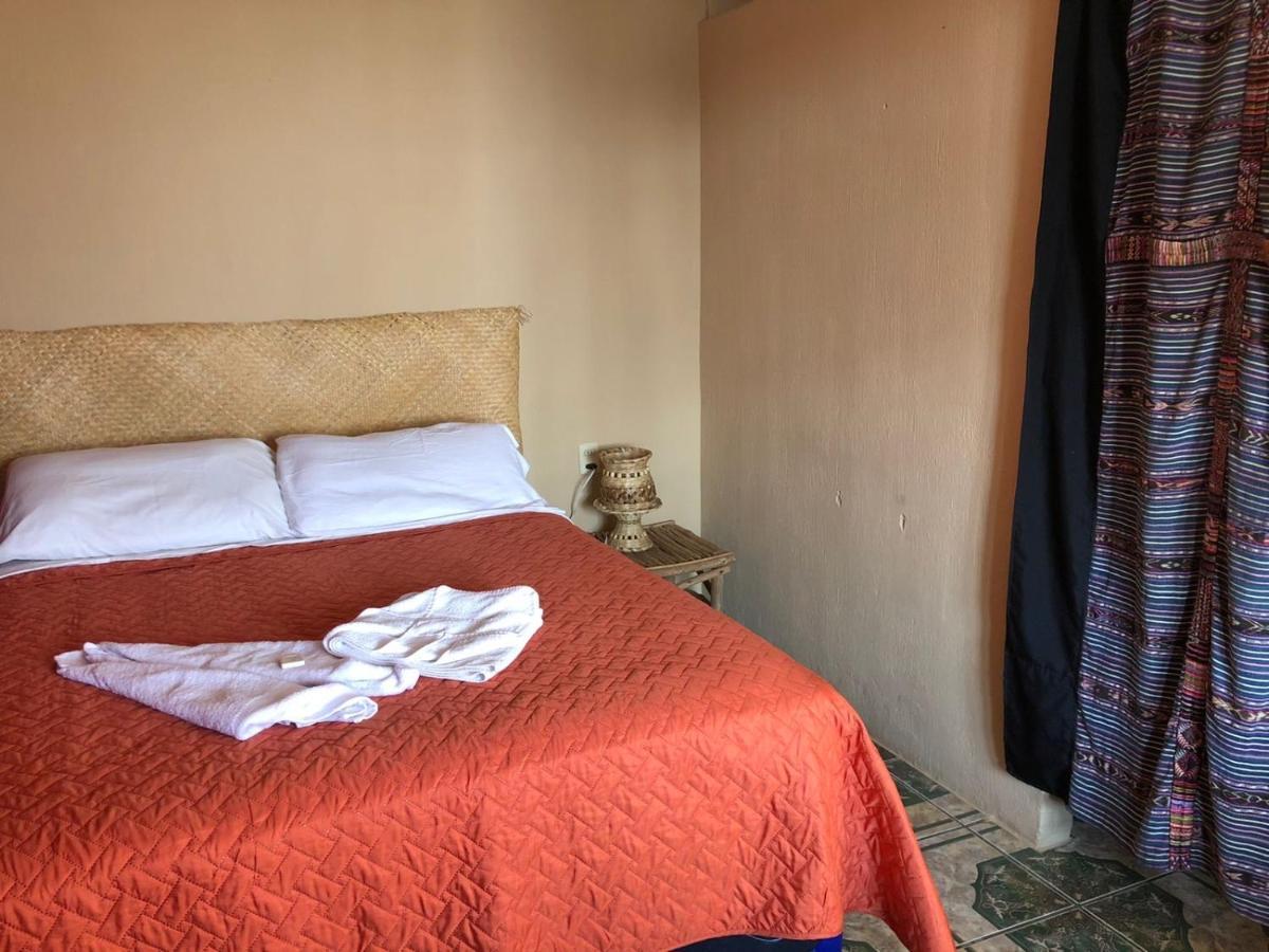 Kawoq Guesthouse San Pedro La Laguna Exteriör bild